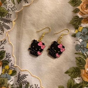 Cute Kitty In A Cupcake Earrings 🧁